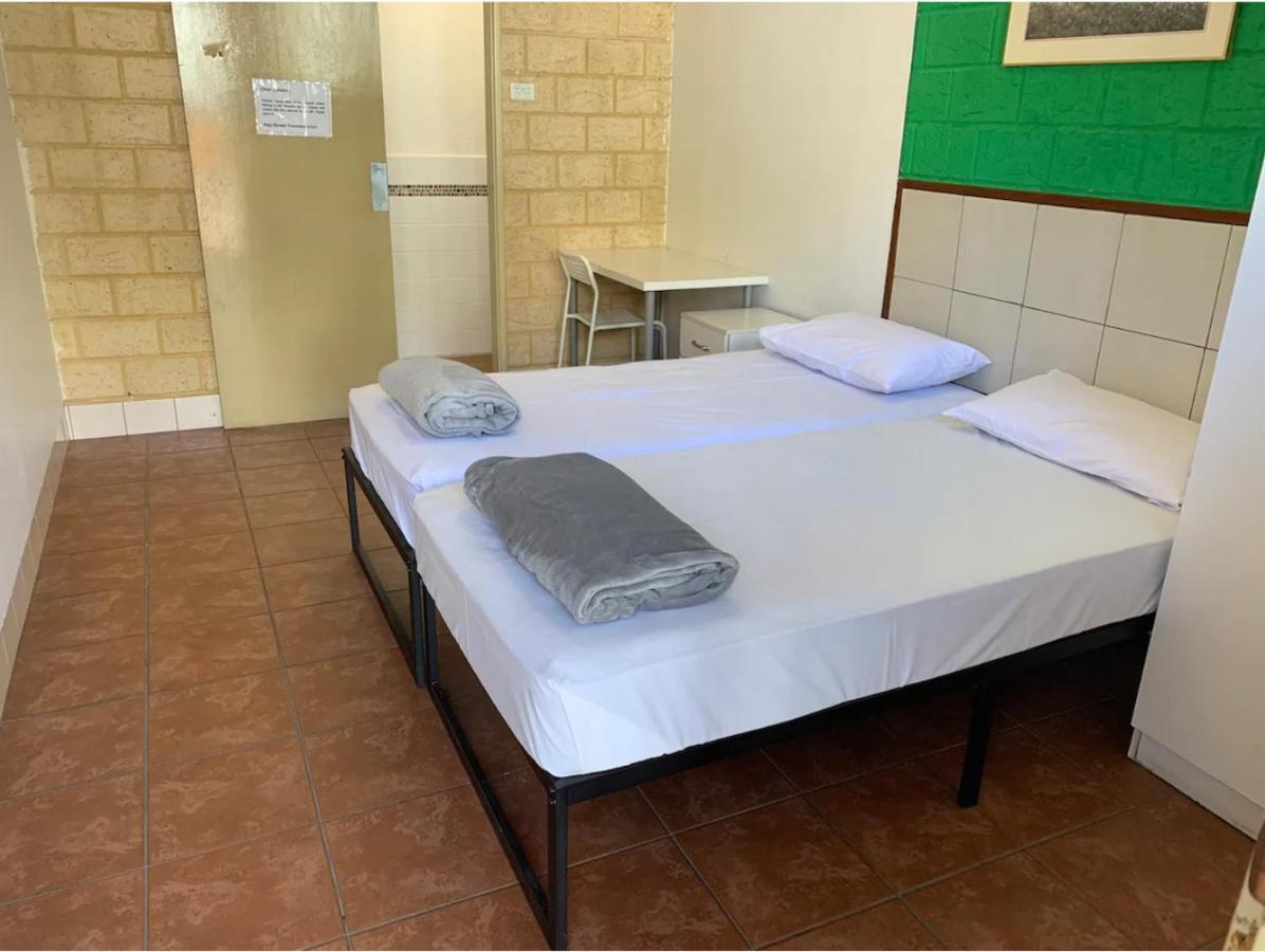 Hay Street Traveller'S Inn Перт Экстерьер фото