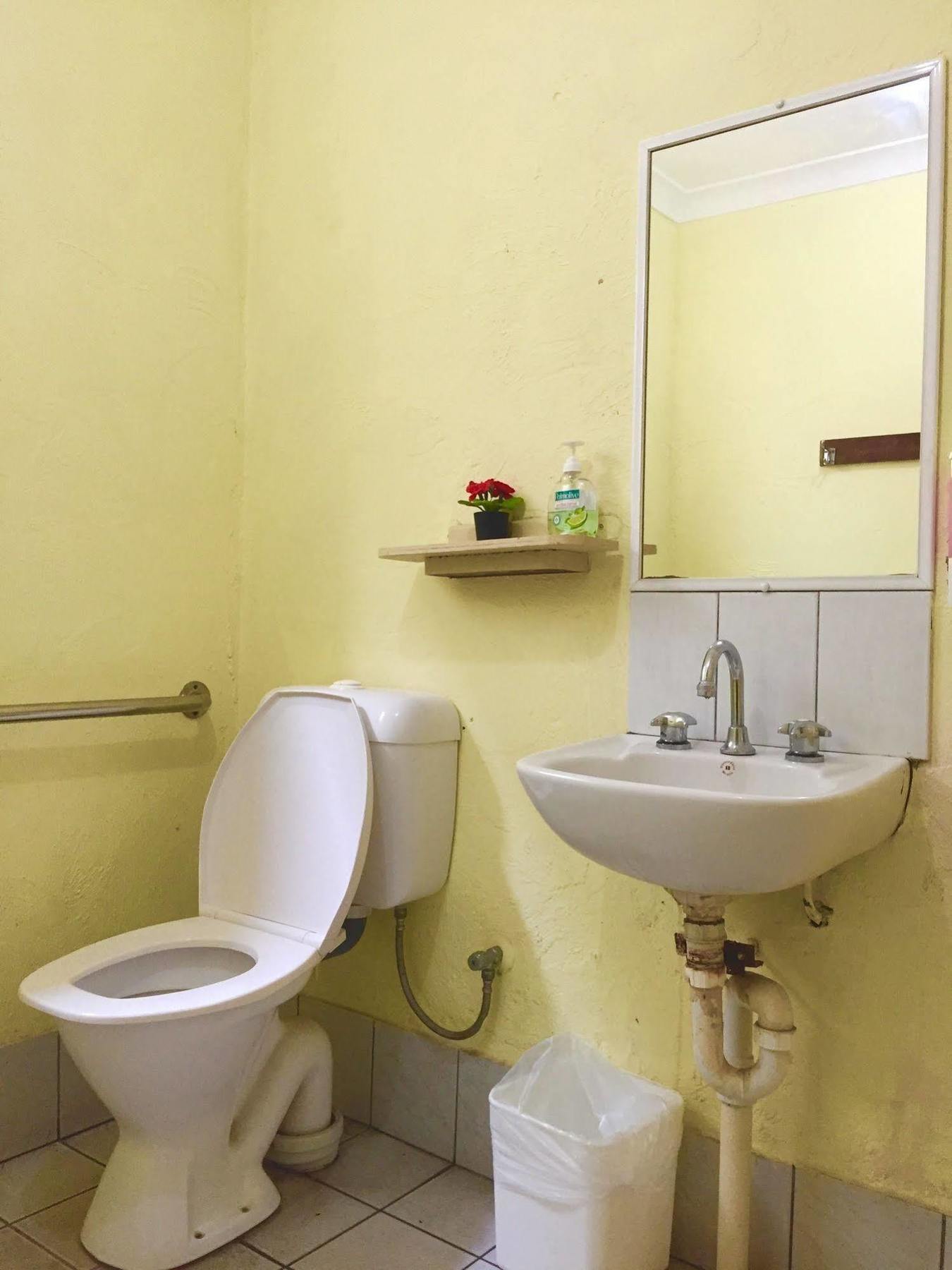 Hay Street Traveller'S Inn Перт Экстерьер фото